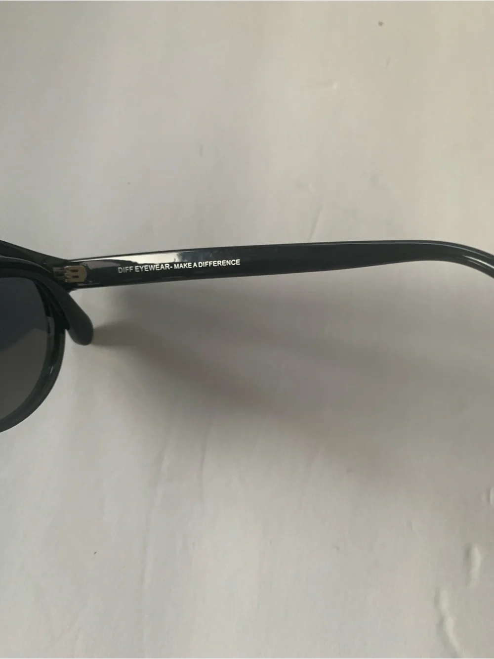 Diff Eyewear preloved good